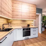 B10 Business Apartment *