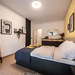 Apartment B10 Business *