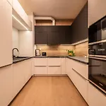 B10 Business Apartment *