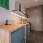 B10 Business Apartment *