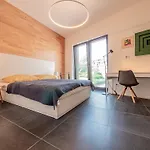 B10 Business Apartment *