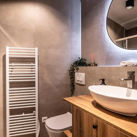 B10 Apartments *