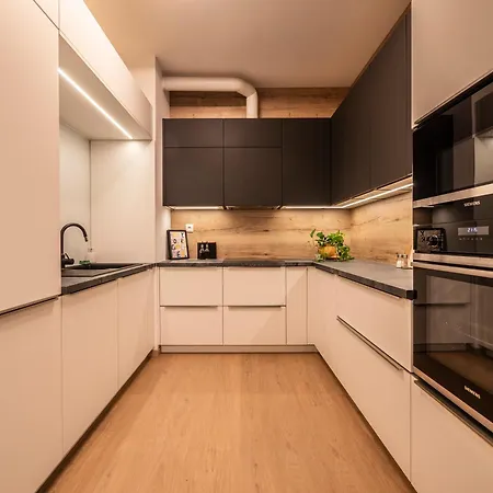 B10 Business Apartmán *