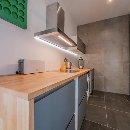 B10 Business Apartmán *